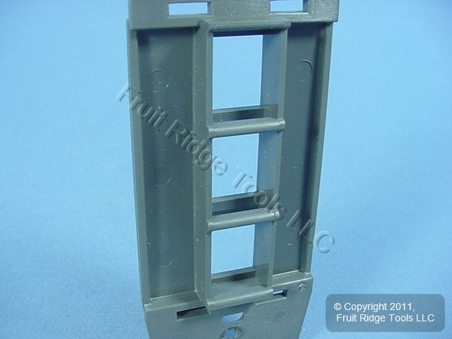 Leviton Quickport Slate Gray Acenti 1G 3-Port Polymer Wallplate Insert AC643-SLT