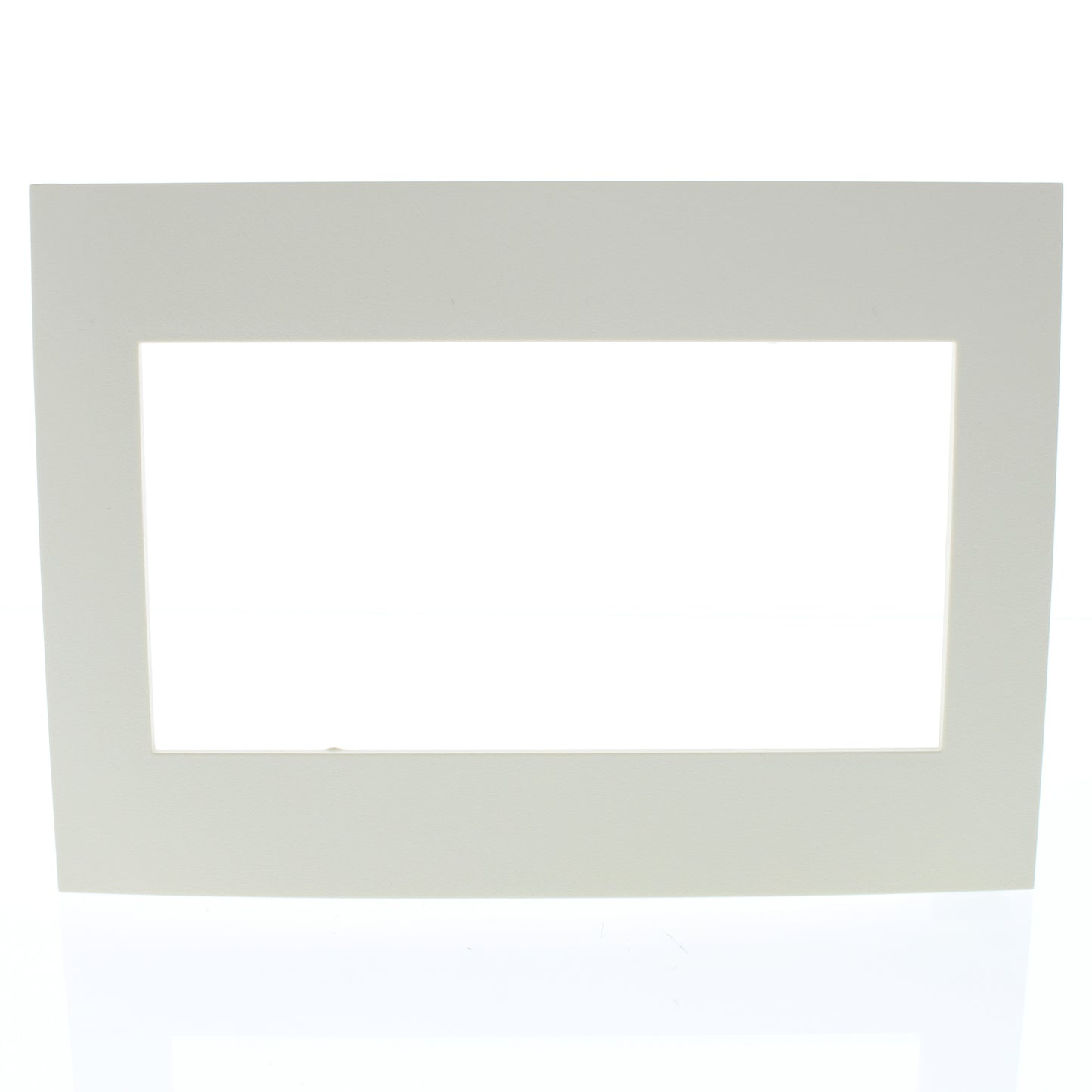 Leviton ACWP3-NTL Natural 3-Gang Acenti Screwless Wallplate with Alignment Cover