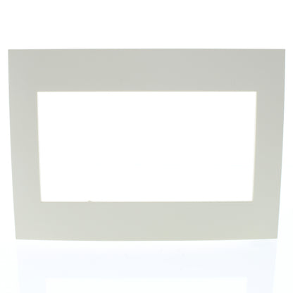 Leviton ACWP3-NTL Natural 3-Gang Acenti Screwless Wallplate with Alignment Cover