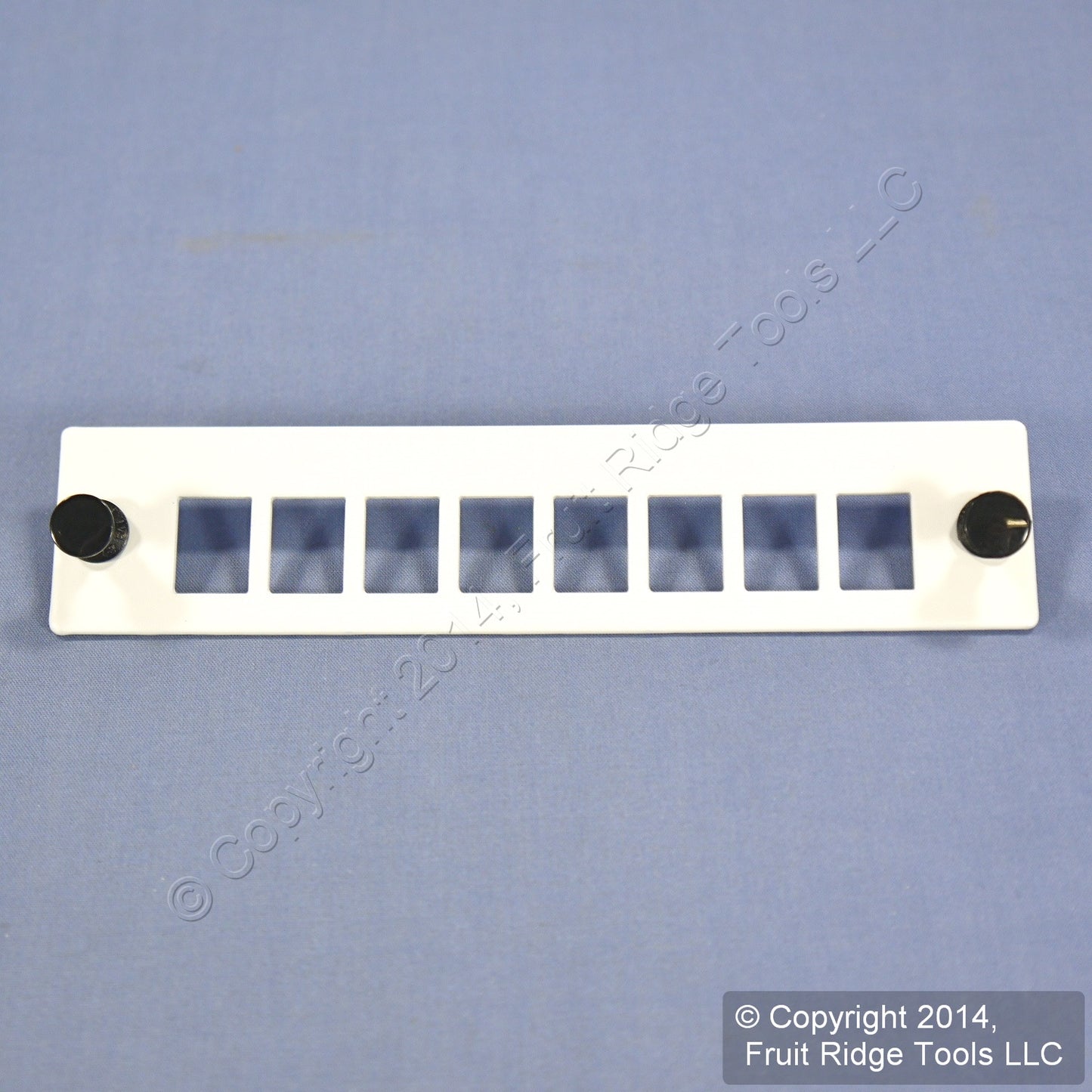 Leviton White SC Empty Fiber Optic Connector 8-Pack Adapter Plate APLW8-SCE