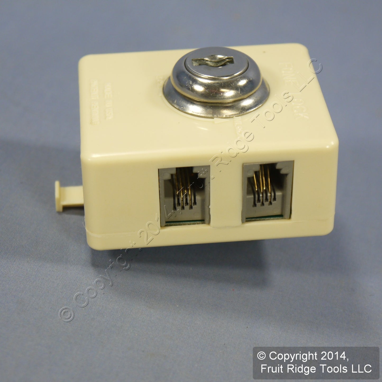 Leviton C0265-I Ivory 4 and 6-Wire Plug Modular Telephone Security Lock Keyed