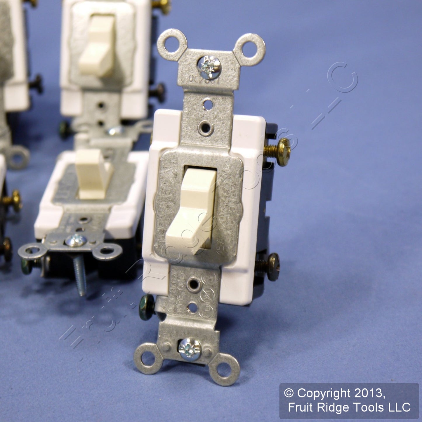 10 Leviton Almond 3-Way Commercial Toggle Wall Light Switches 15A CS315-2A
