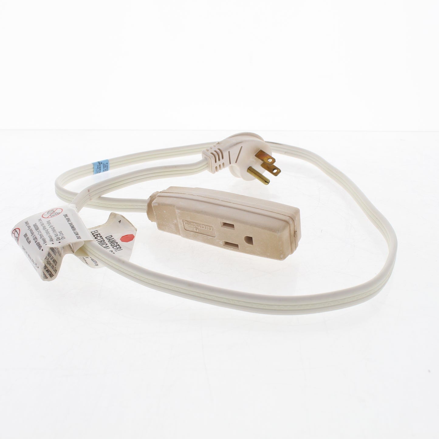 Leviton White Low Profile 3-Outlet Extension Cord 3' 15A 125V Only 1/2" Thick