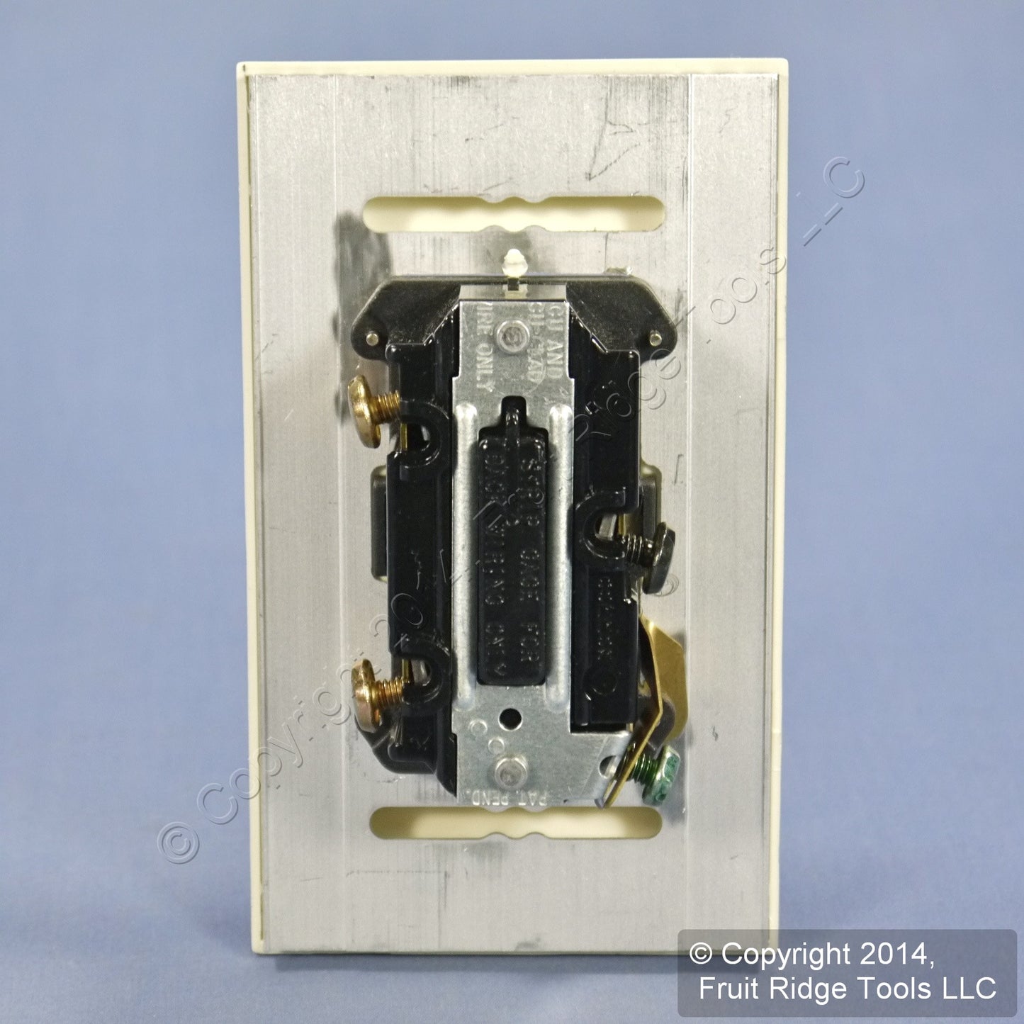 Leviton MNS20-D3A Almond Narrow Fin Monet 3-Way Rocker Switch 20A 120/277V 60Hz