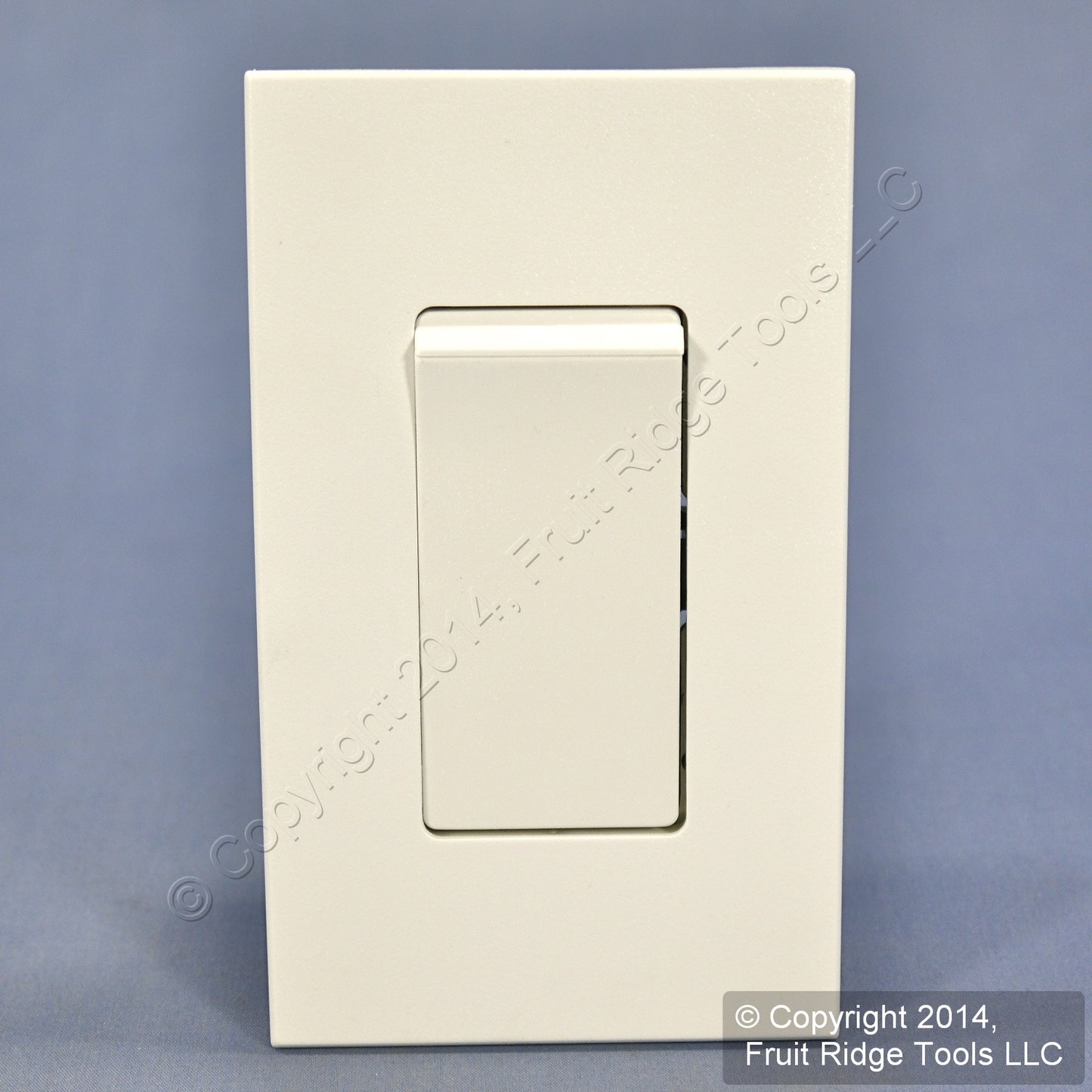 Leviton MNS20-D3W White Narrow Fin Monet 3-Way 20A Rocker Switch 120/277V 60Hz