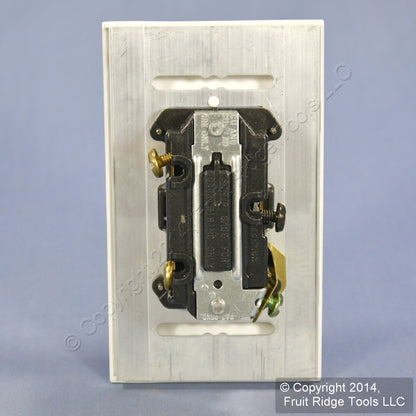 Leviton MNS20-D3W White Narrow Fin Monet 3-Way 20A Rocker Switch 120/277V 60Hz