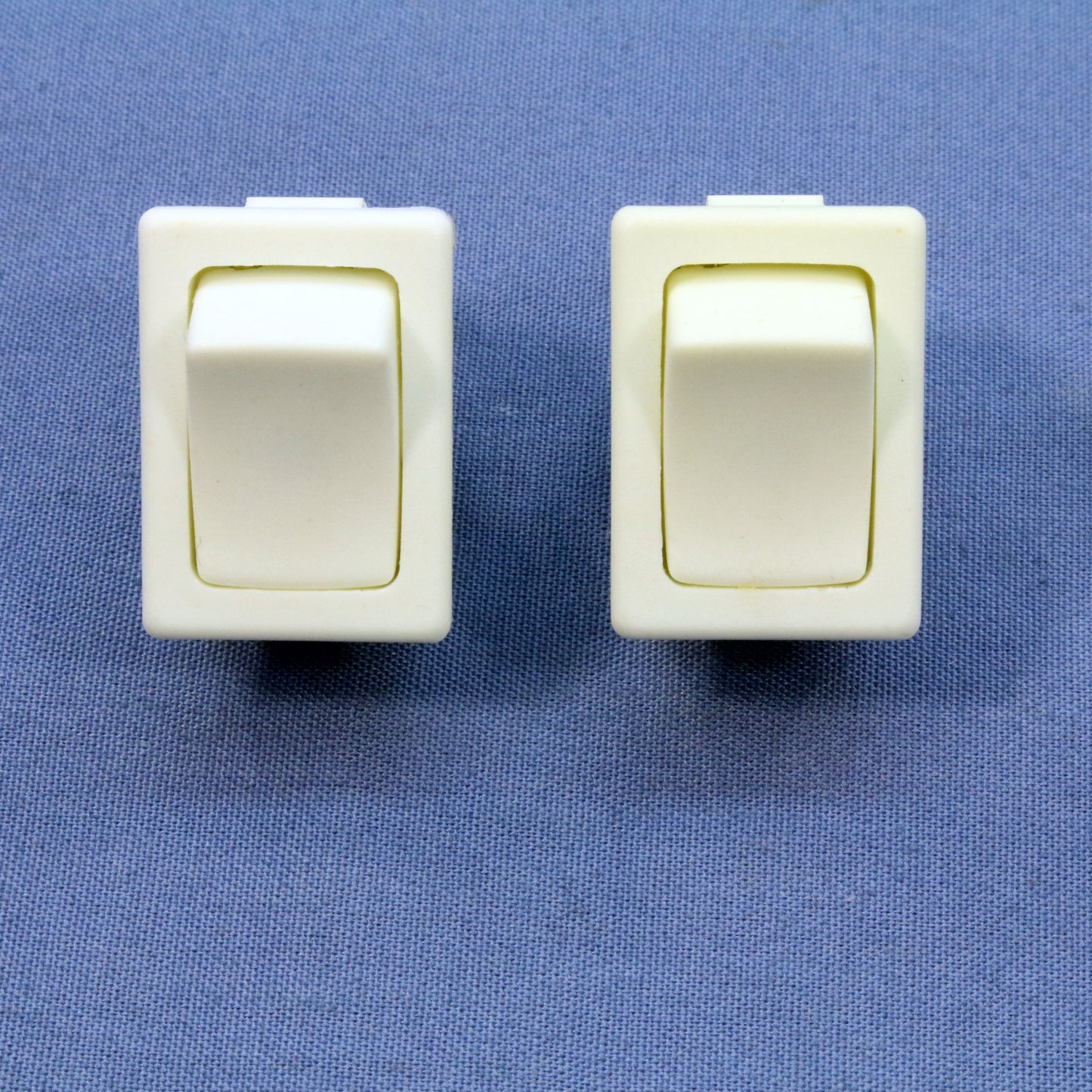 Leviton MR002 White Snap-In Mini Rocker Panel Switch On/Off 10A SPST Micro 2pcs