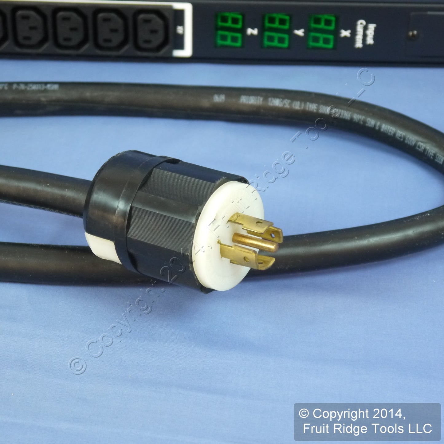 Leviton MV213-1E2 MeteRed 21 Outlet Vert Rack Power Distribution PDU 120/208V