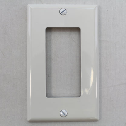 Leviton N7899-HGW White Hospital Grade 20A-125V Receptacle
