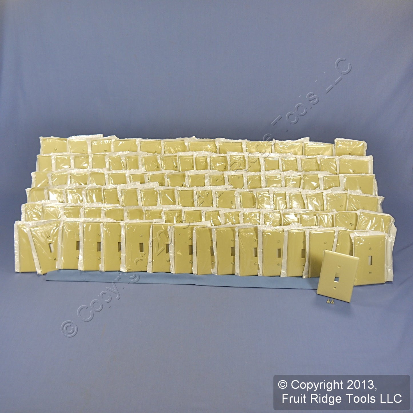 Leviton PJ1-I Ivory 1-Gang Midway Toggle Switch Cover Nylon Wallplates 100-Pack