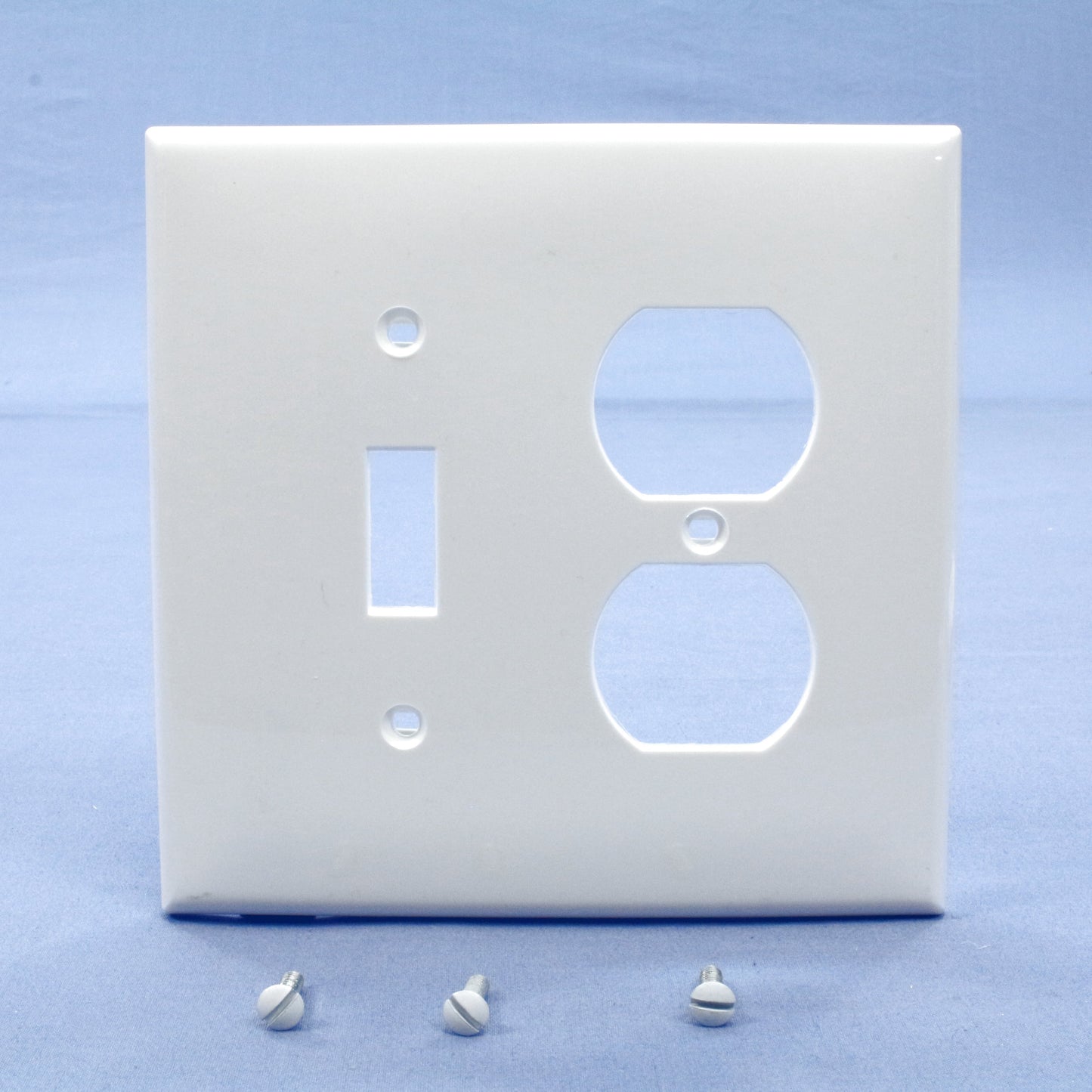 Leviton PJ18-W White 2-Gang Toggle Duplex Outlet Unbreakable Midway Wallplate