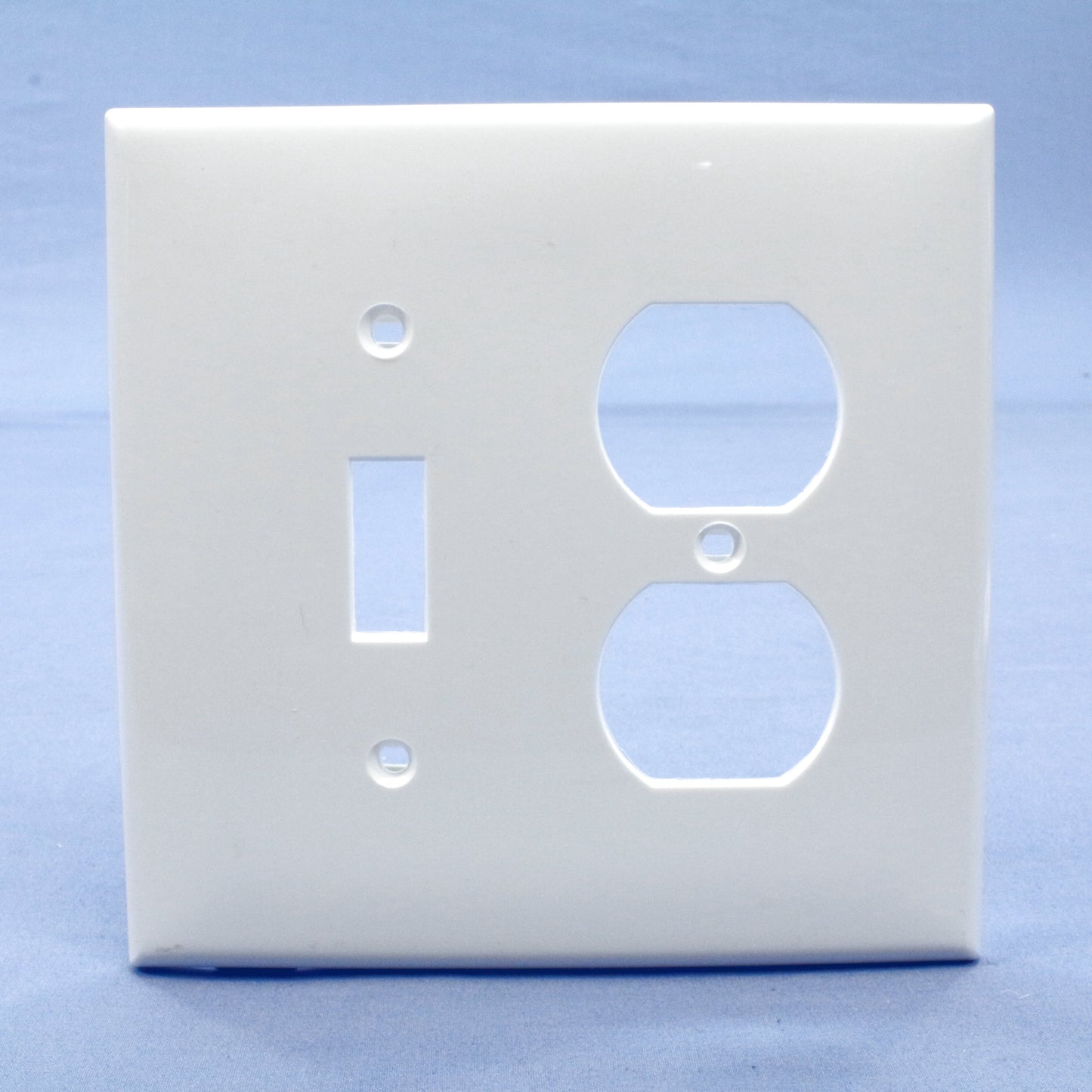 Leviton PJ18-W White 2-Gang Toggle Duplex Outlet Unbreakable Midway Wallplate
