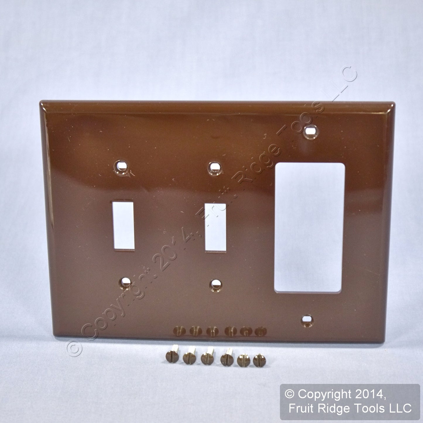 Leviton PJ226 Brown 3-Gang Toggle Decora GFI Unbreakable Midway Wallplate Cover