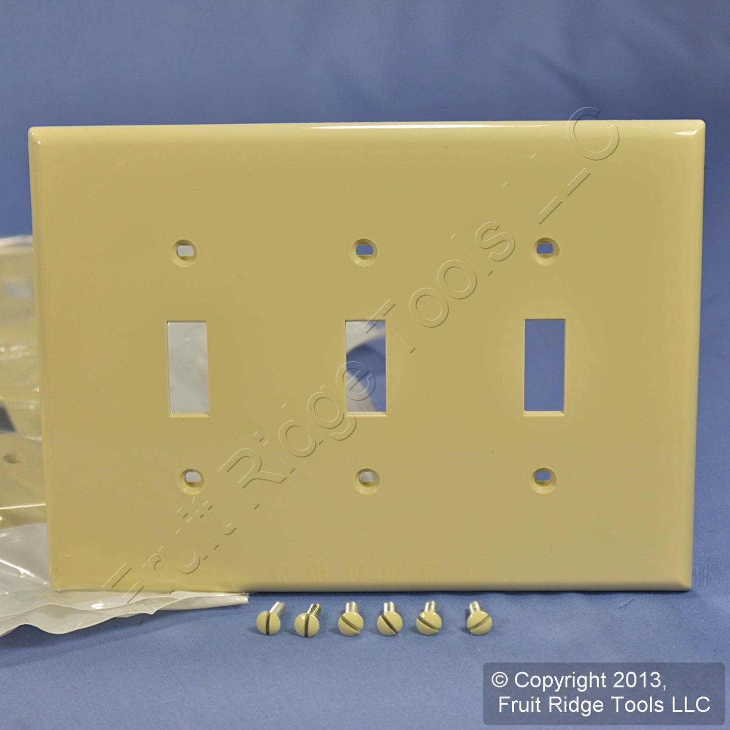 Leviton PJ3-I Ivory 3-Gang Toggle Unbreakable Nylon Midway Wallplate Cover 10pcs