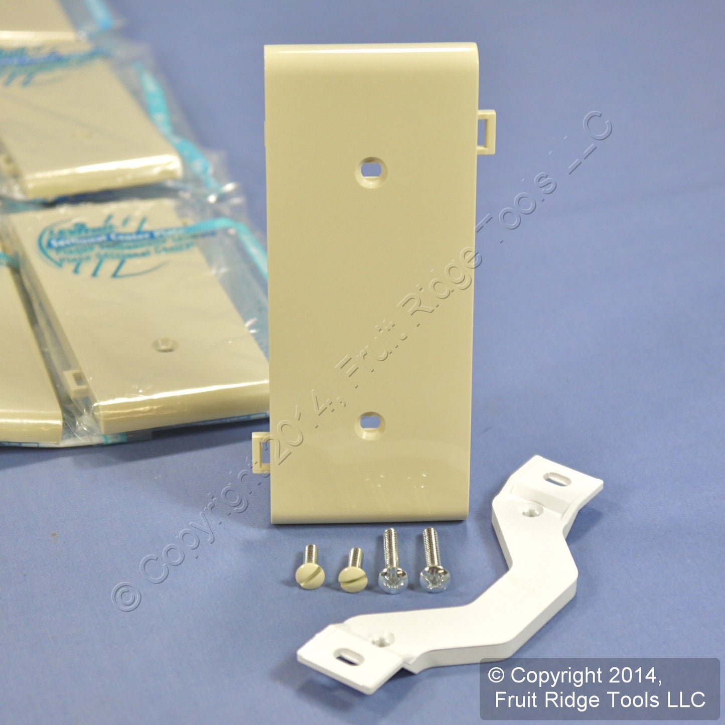 Leviton PSC14-I Ivory 1-Gang Blank Unbreakable Sectional Cover trap Mount 25pcs