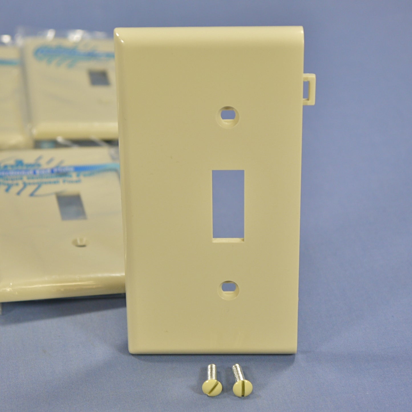 Leviton PSE1-I Ivory 1-Gang Toggle Unbreakable Sectional Wallplate Cover 10pcs