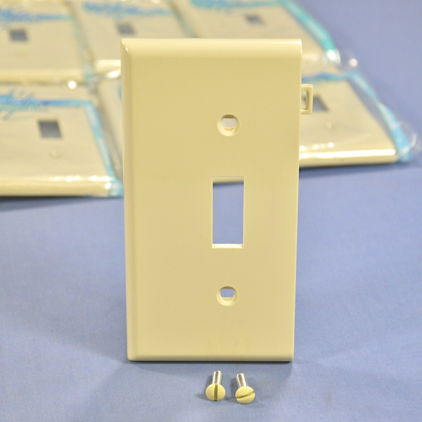Leviton PSE1-I Ivory 1-Gang Toggle Unbreakable Sectional Wallplate Cover 25pcs