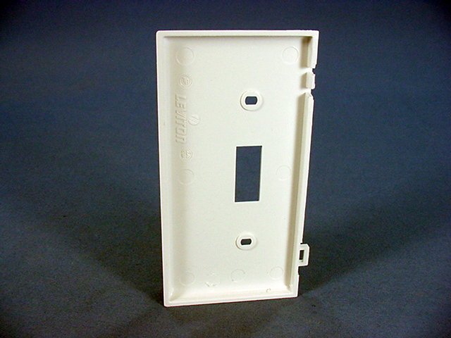 Leviton PSE1-W White 1-Gang Toggle Unbreakable Nylon Sectional Wallplate Cover