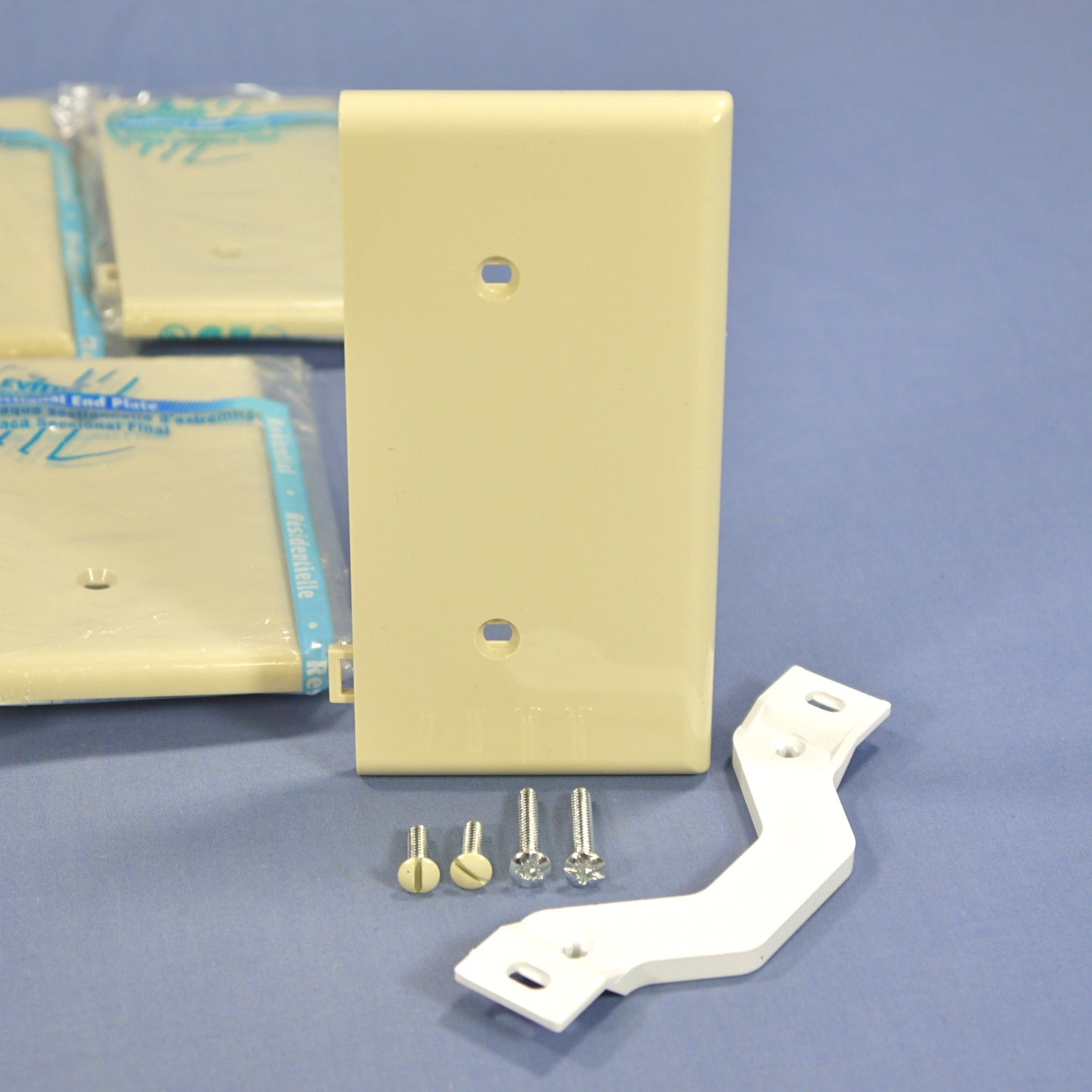 Leviton PSE14-I Ivory 1-Gang Blank Unbreakable Sectional Cover Strap Mount 10pcs