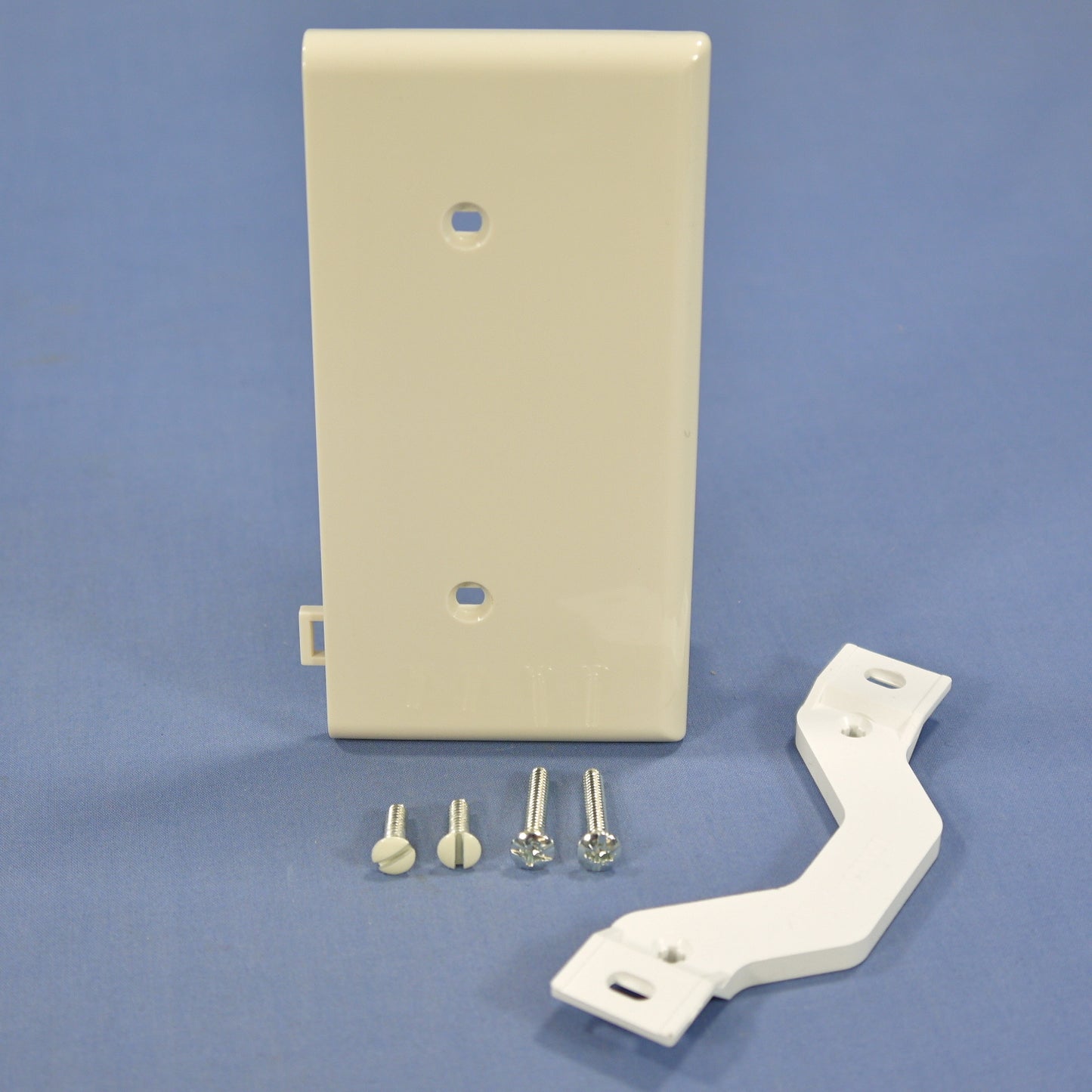 Leviton PSE14-T Lt Almond 1-Gang Blank Unbreakable Sectional Cover Strap Mount