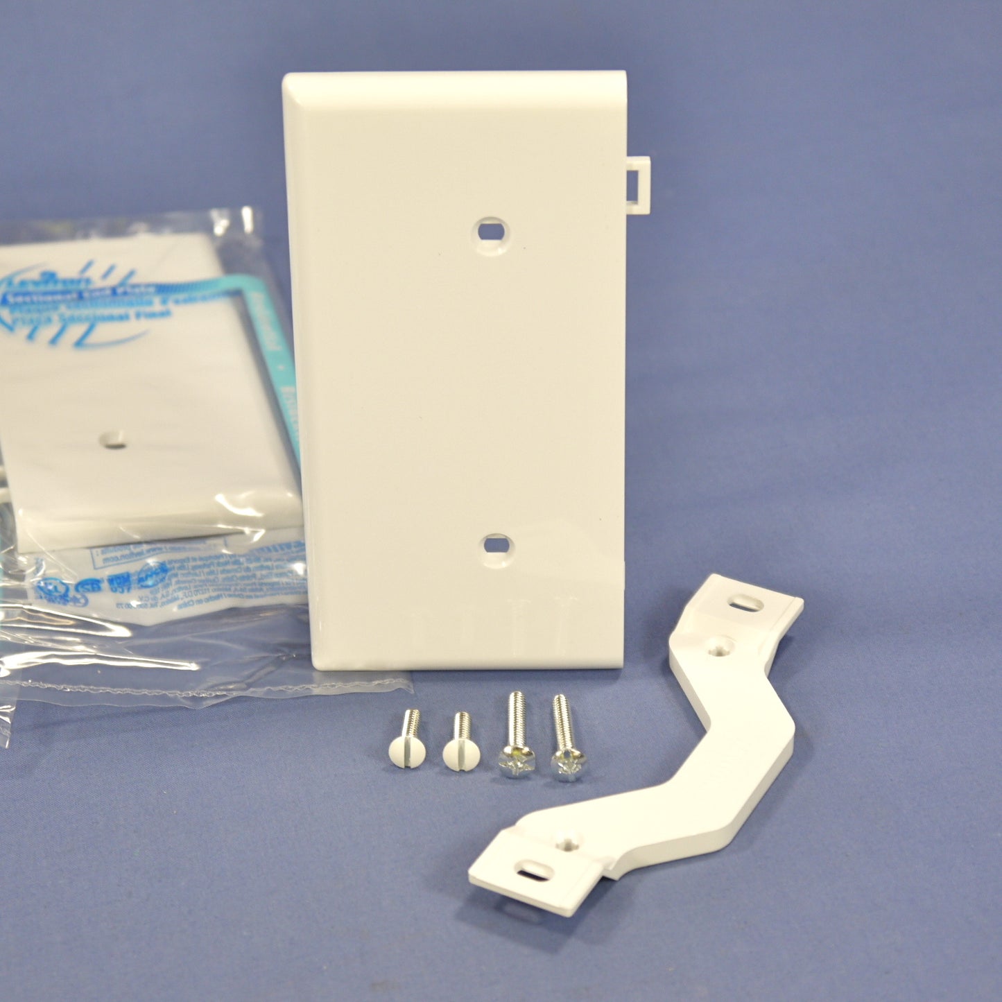 Leviton PSE14-W White 1-Gang Unbreakable Blank Sectional Cover Strap Mount 5pcs