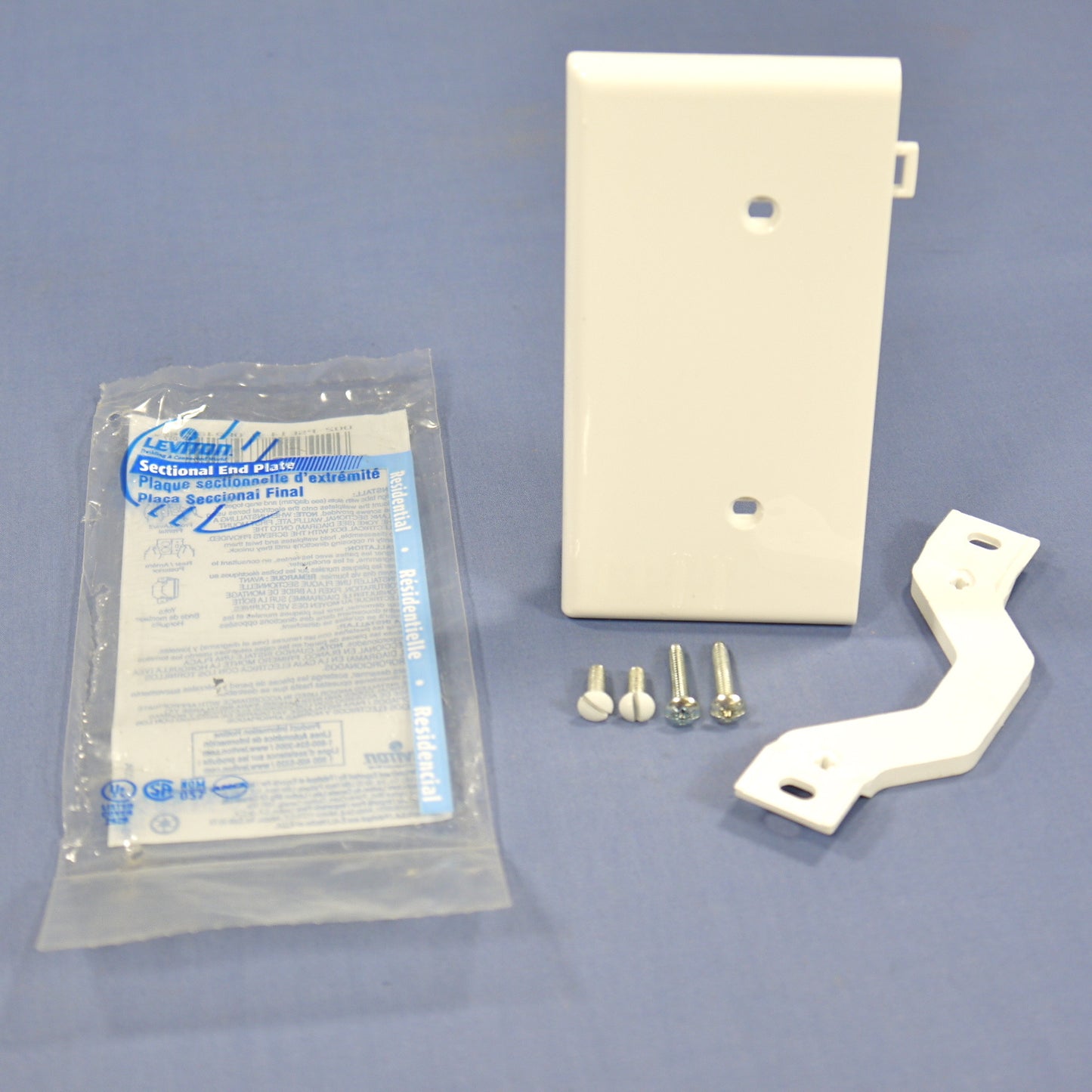 Leviton PSE14-W White 1-Gang Blank Unbreakable Sectional Wallplate Strap Mount