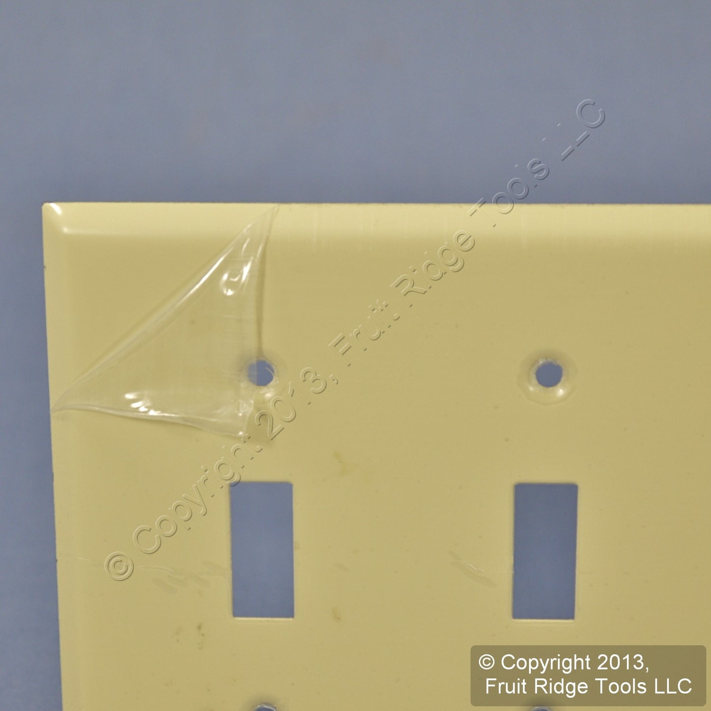 Leviton S604-I Ivory 10-Gang Toggle Switch Painted Metal Standard Size Wallplate