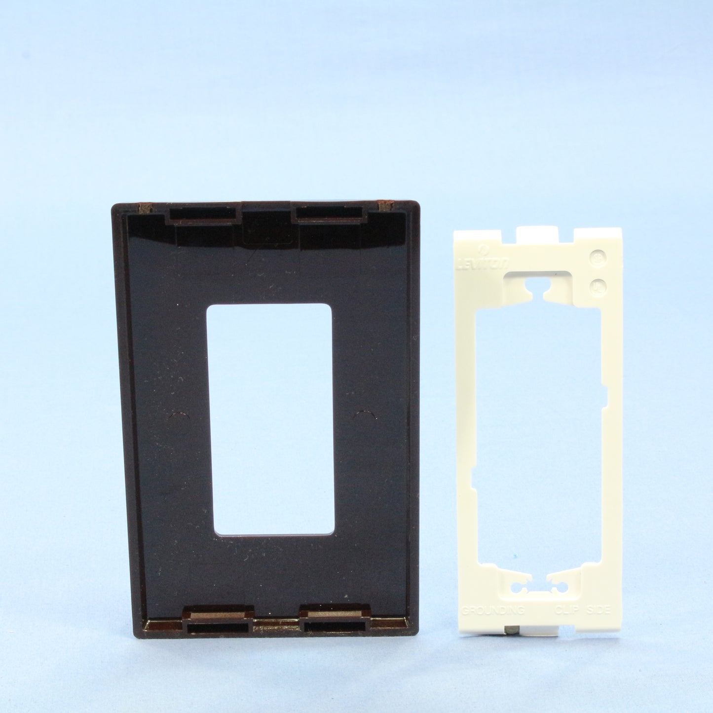 Leviton SJ26-S0 Brown 1-Gang Decora GFI Unbreakable Nylon Midway Screwless Cover