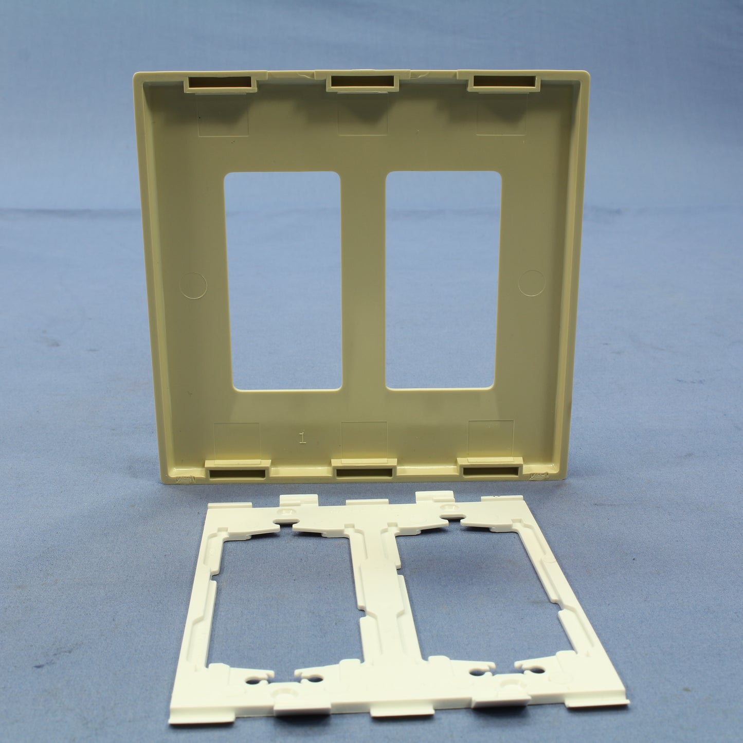 Leviton SJ262-SI Ivory 2-Gang Decora Unbreakable Nylon Midway Screwless Cover