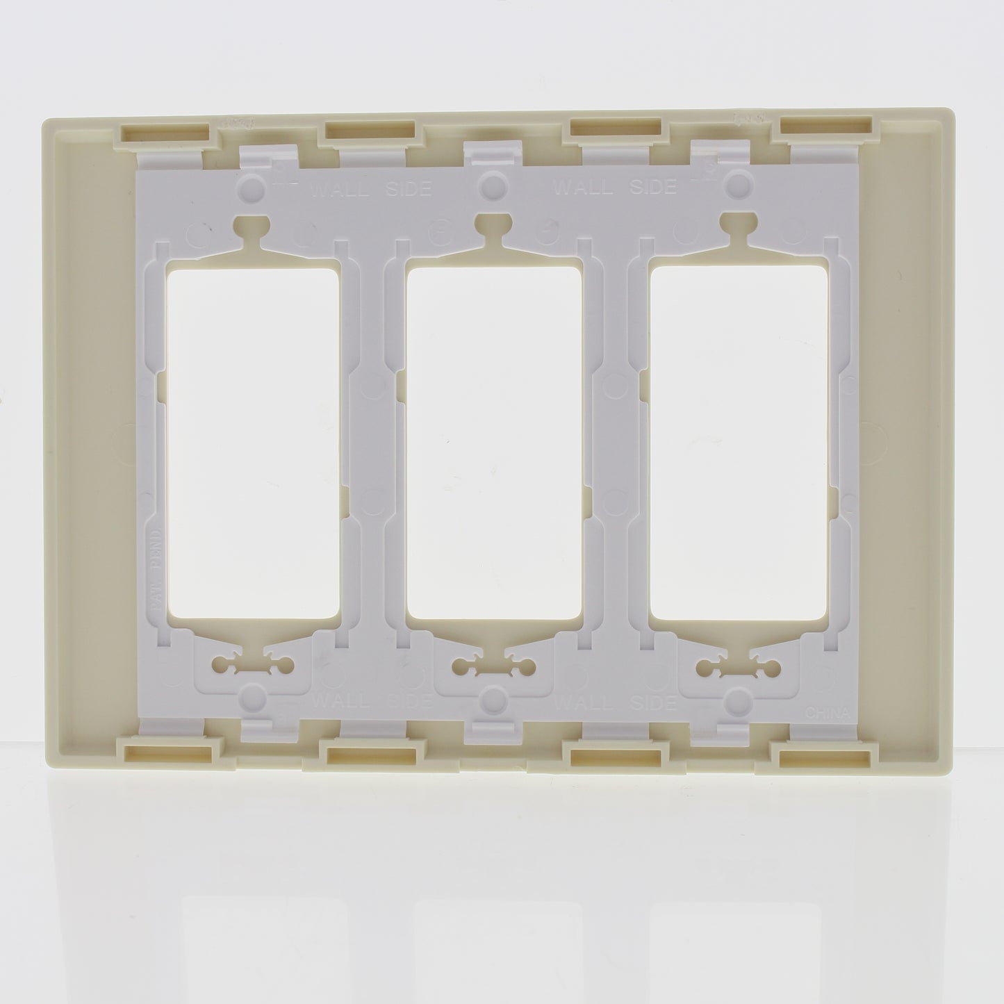 Leviton Almond 3-Gang Midway Decora Screwless Wallplate Cover Gfci Gfi SJ263-SA