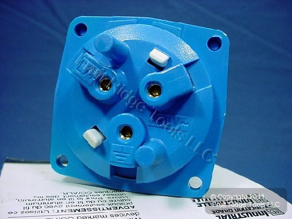 Leviton Pin & Sleeve Splashproof Inlet Plug 16A 250V SP316B6