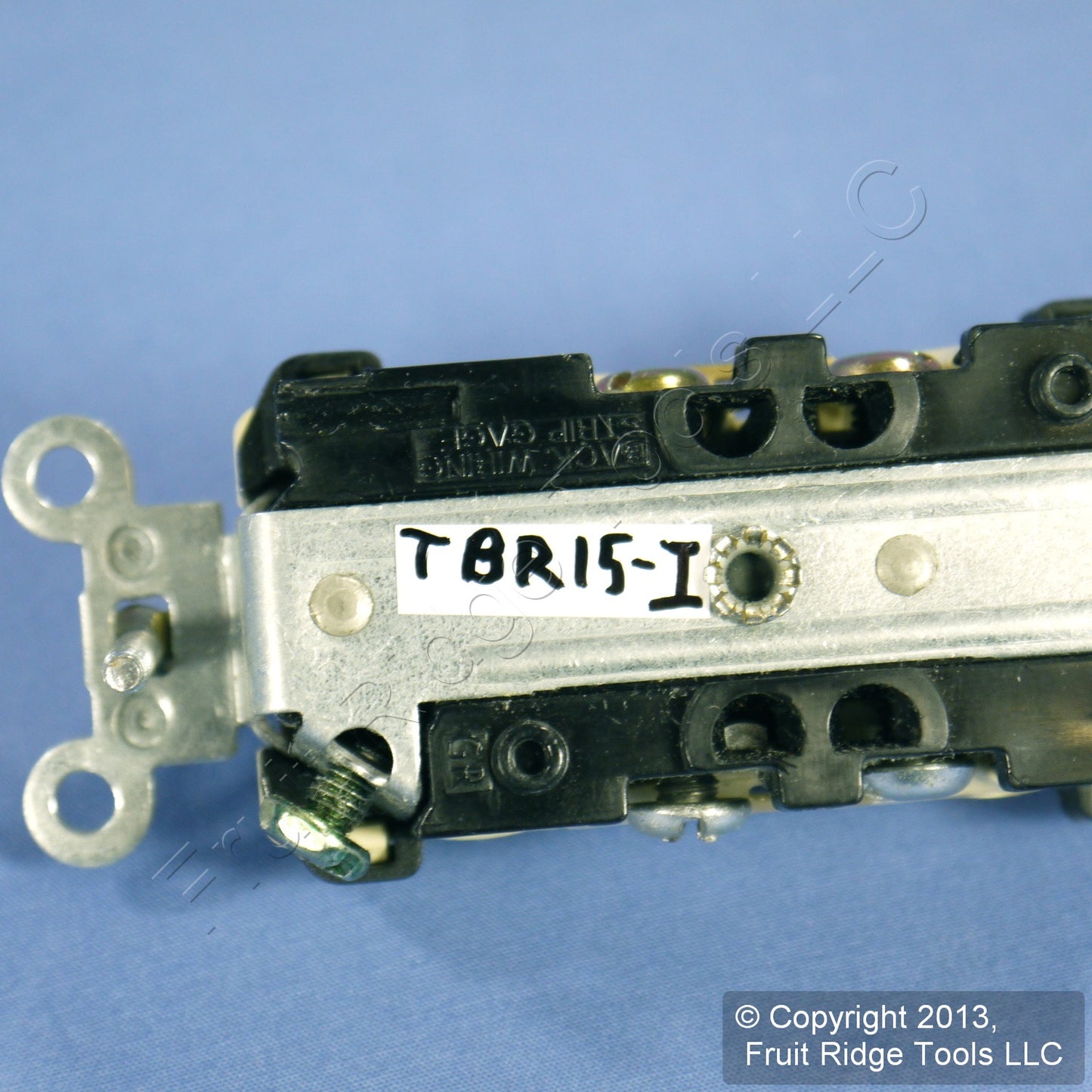 Leviton Ivory Tamper Resistant Duplex Receptacle Outlet 15A 125V Bulk TBR15-I