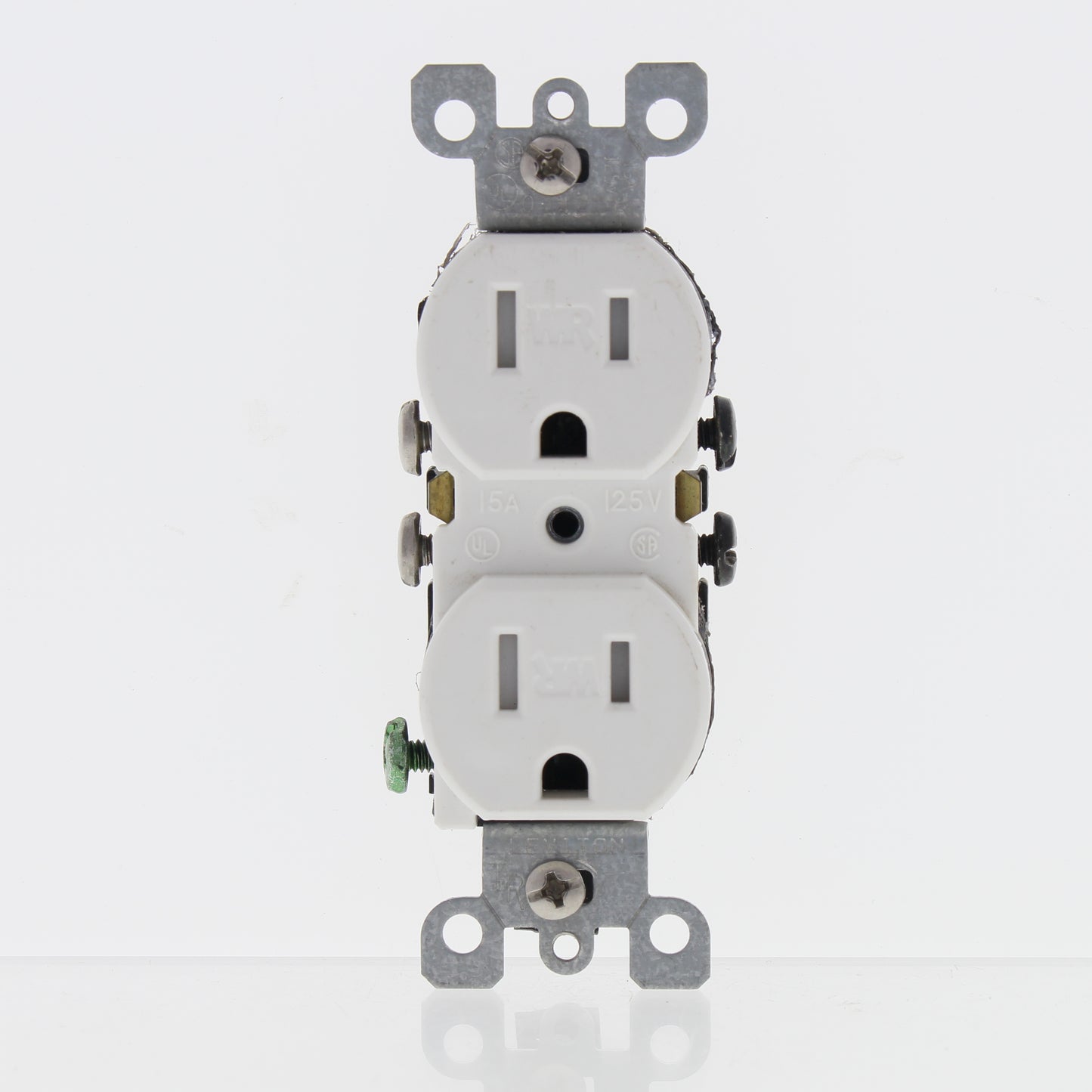 Leviton White Scratched Tamper Weather Resistant Outlet 5-15R 15A Bulk W5320-T0W