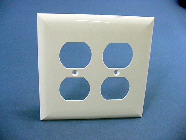 GE 2-Gang White Unbreakable Duplex Outlet Receptacle Wallplate w/o Screws 600pc