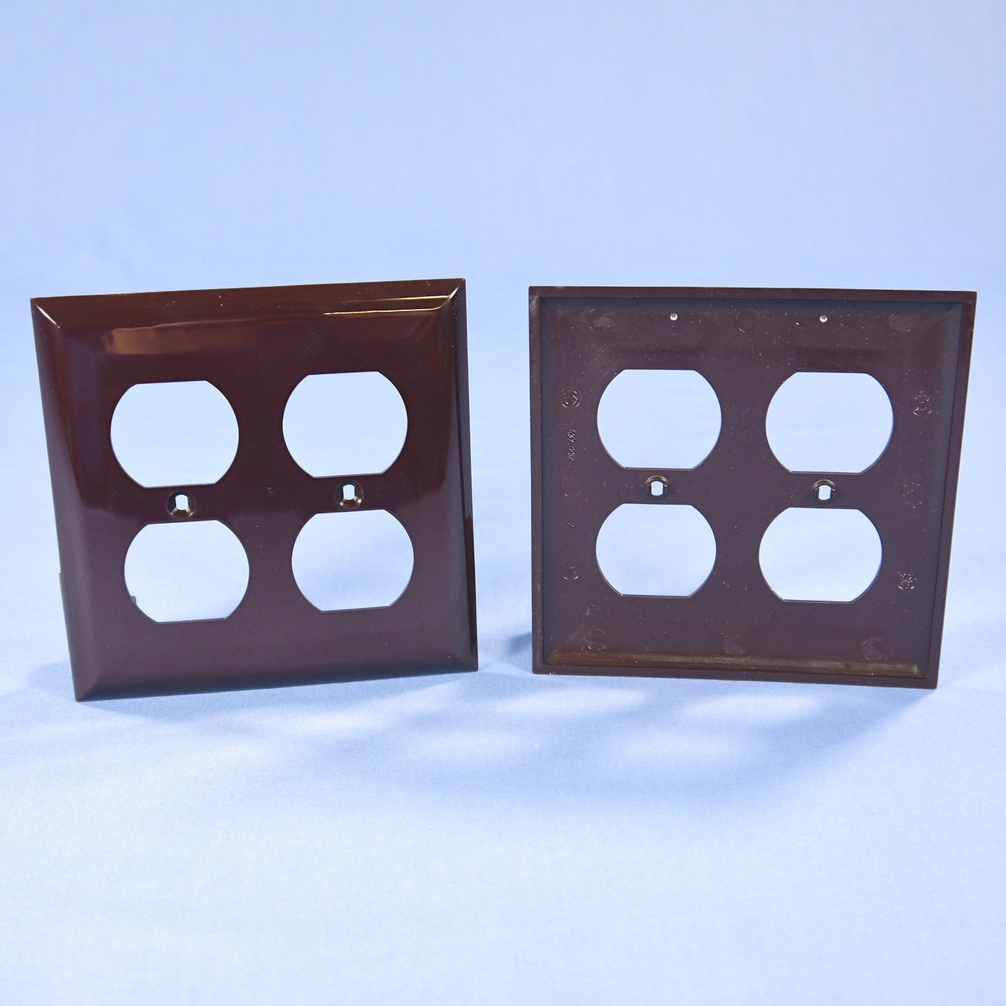 GE Brown 2-Gang Duplex Receptacle Outlet Unbreakable Wallplates w/o Screws 750pc