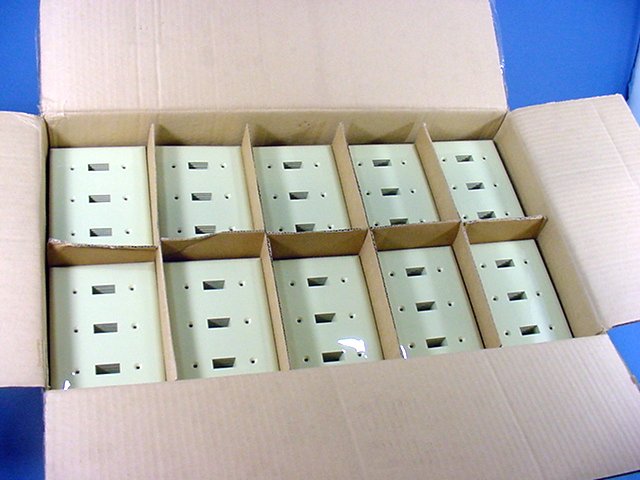 GE Ivory 3-Gang Toggle Unbreakable Nylon Wallplate Covers w/o Screw 600pc