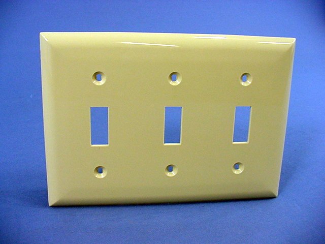 GE Ivory 3-Gang Toggle Unbreakable Nylon Wallplate Covers w/o Screw 600pc