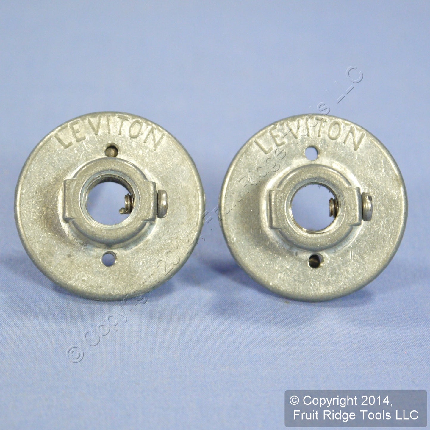 Leviton X-2740-S 1/8" IPS Heavy Duty Caps Base for Medium Base Lampholder 2pcs
