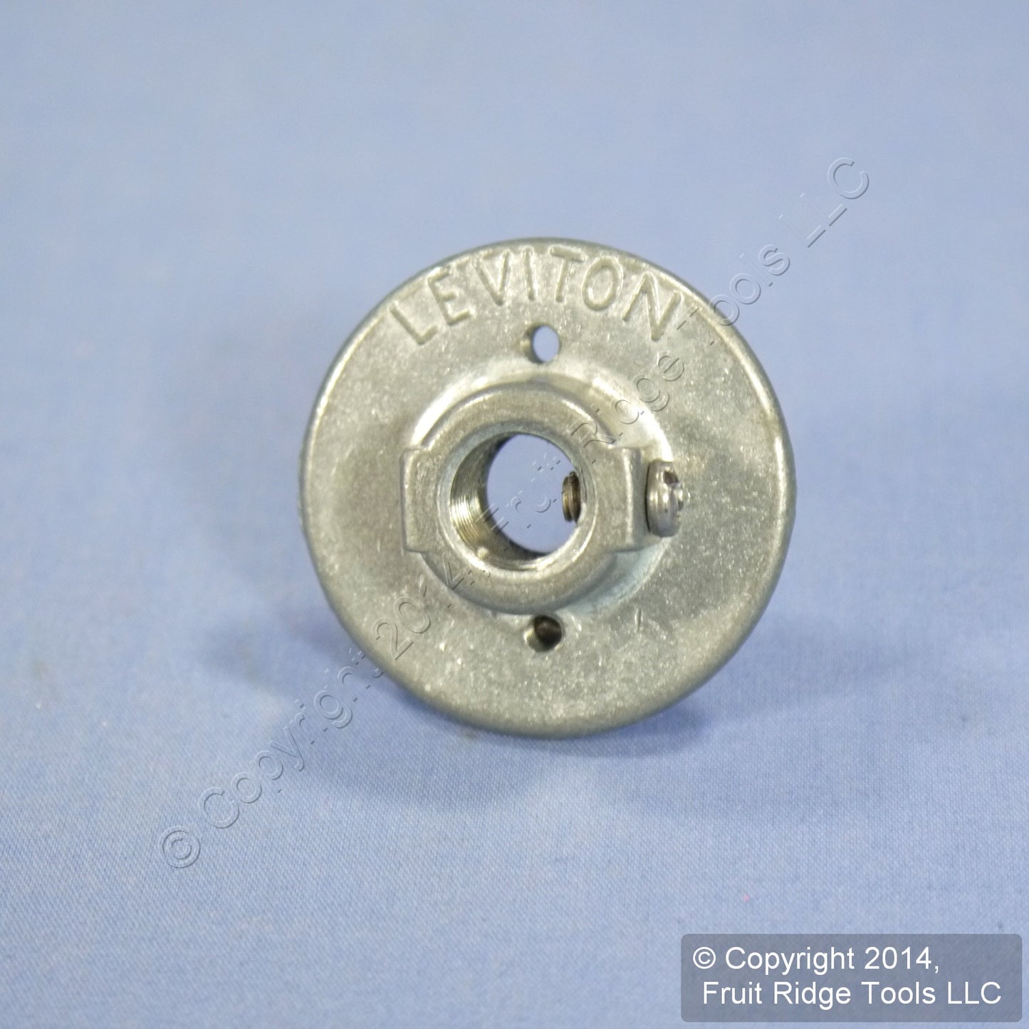 Leviton X-2740-S 1/8" IPS Heavy Duty Caps Base for Medium Base Lampholder 2pcs