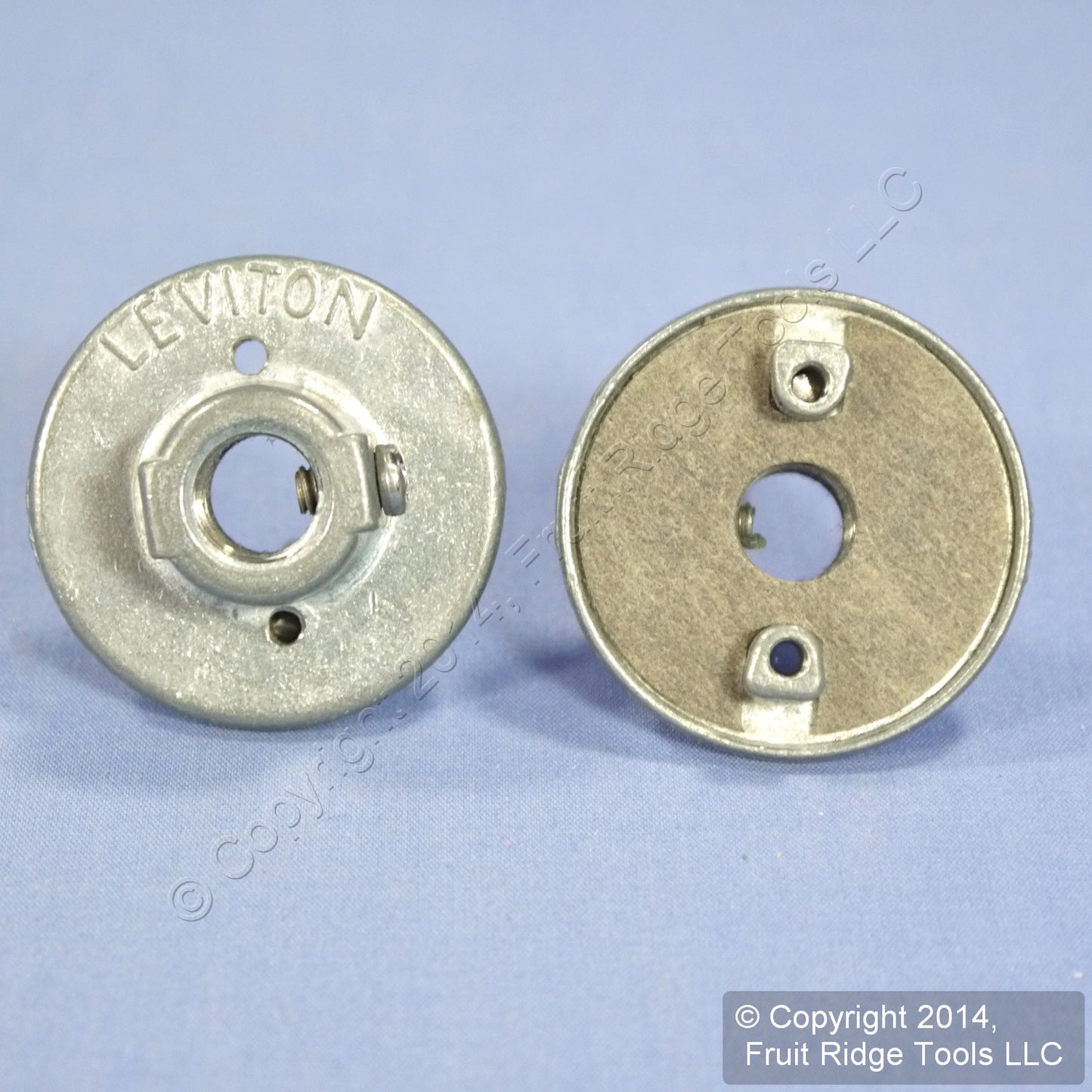 Leviton X-2740-S 1/8" IPS Heavy Duty Caps Base for Medium Base Lampholder 2pcs