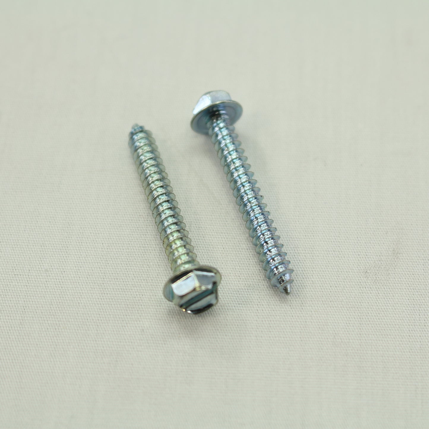 106-Pack Metallics #8 x 1-1/4" Drill Screws 1/4" Hex/Slotted Head Zinc DS162