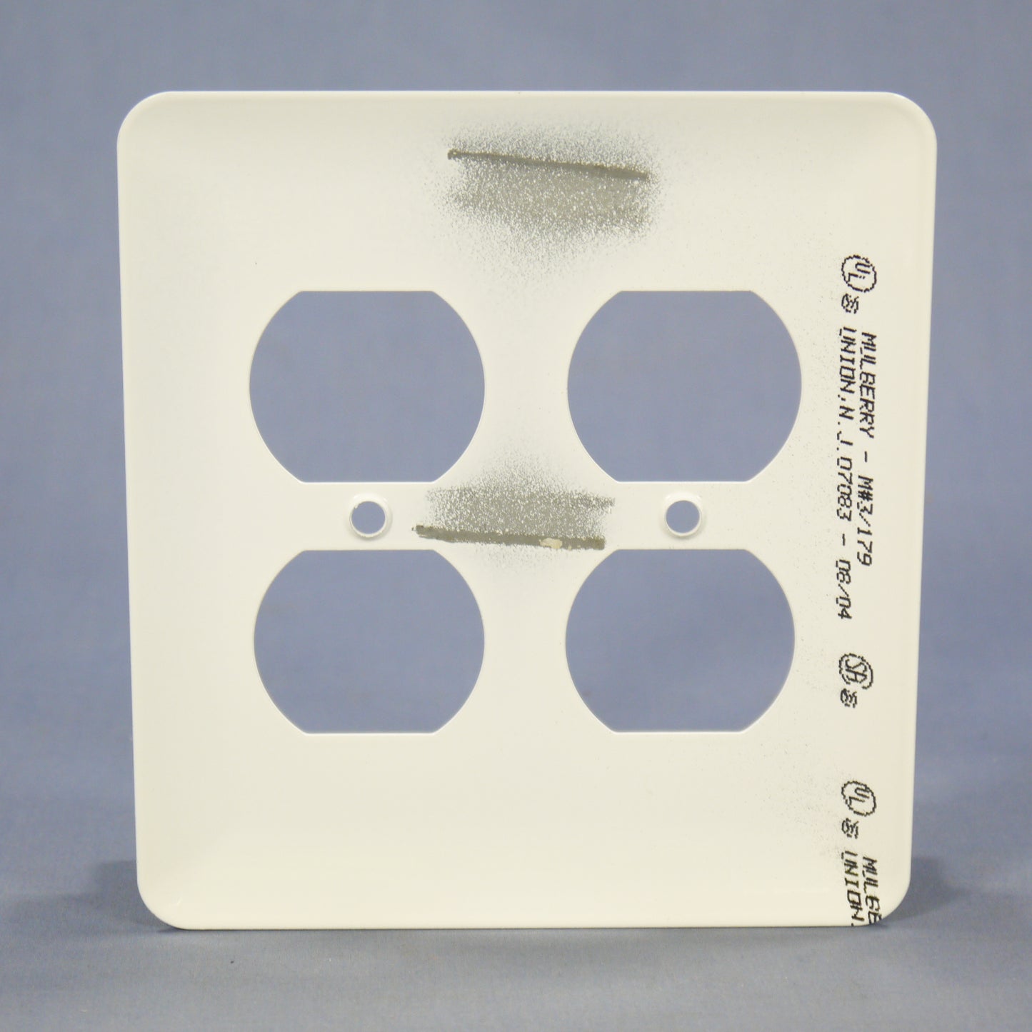 Mulberry Princess 2-Gang White Metal Duplex Receptacle Wallplate Outlet Cover