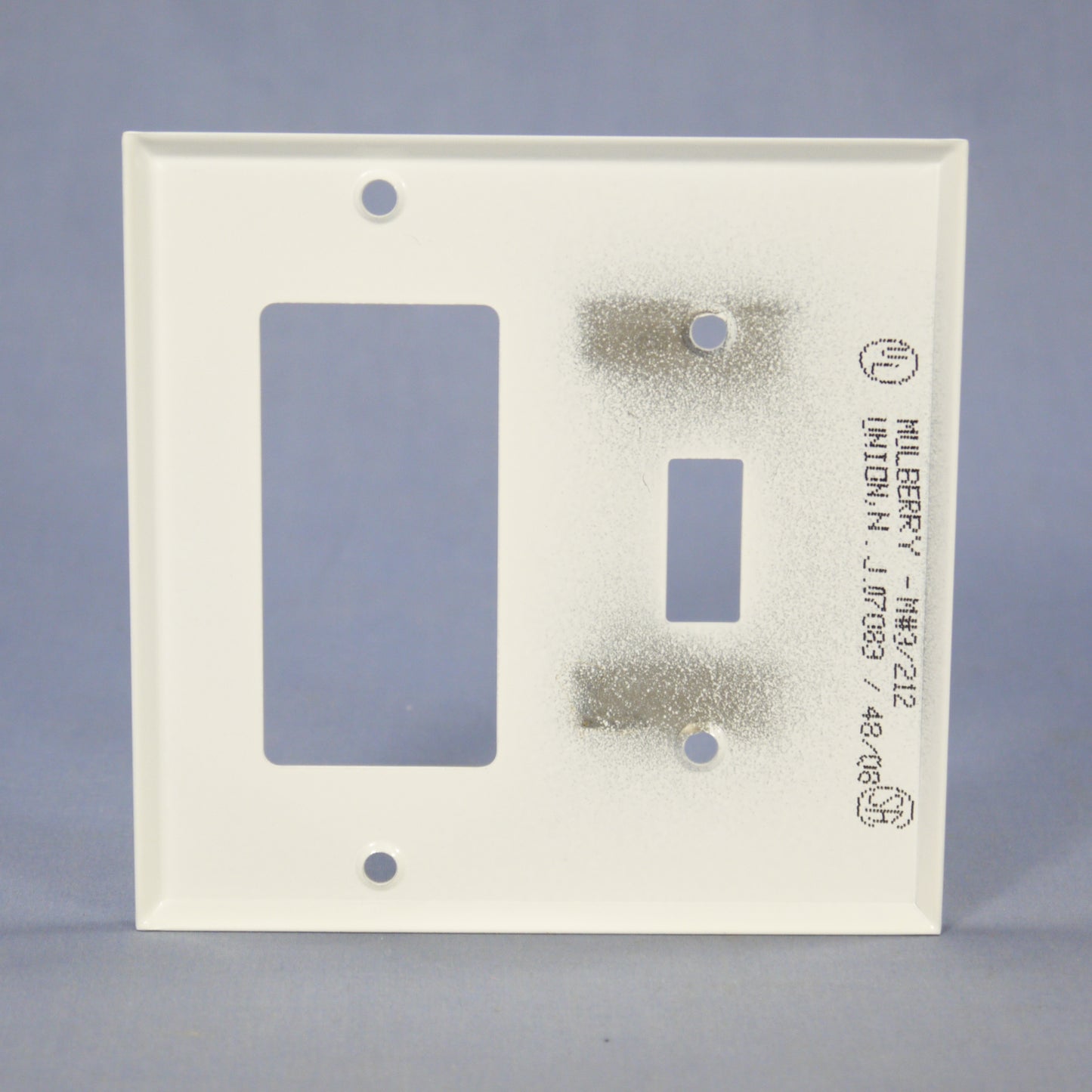 Mulberry 86432 White 2-Gang Toggle Decorator GFCI Metal Standard Wallplate Cover