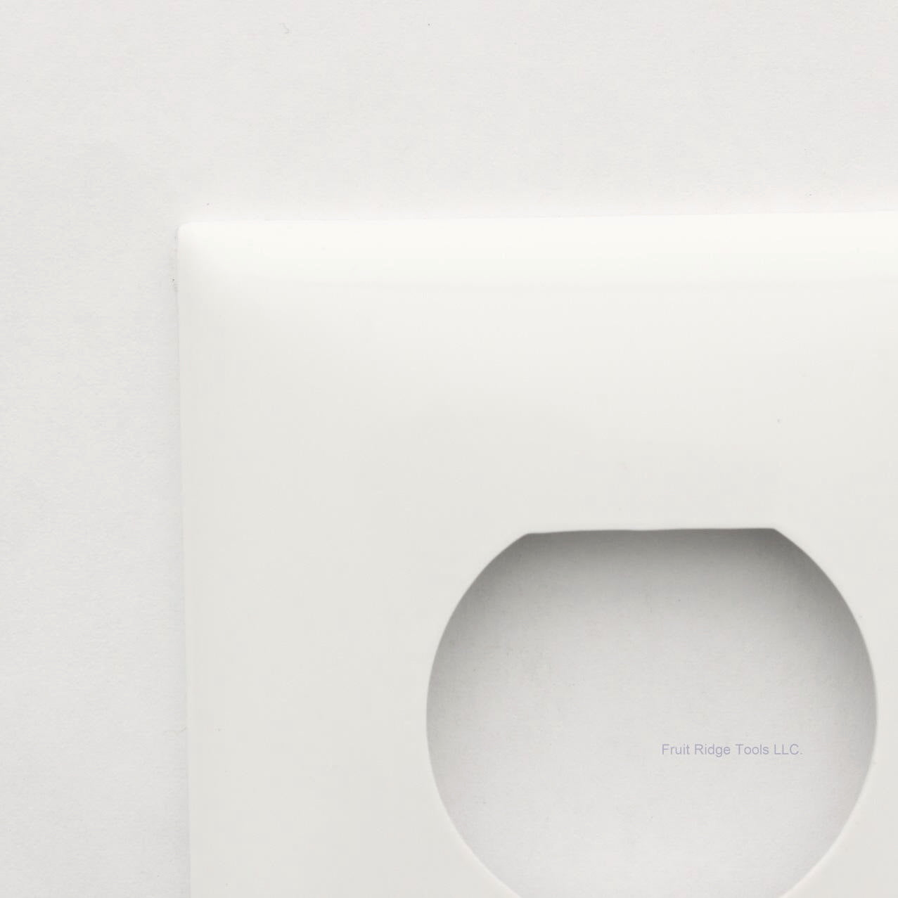 Mulberry 90101 White 1-Gang Thermoplastic Unbreakable Standard Wallplate Cover