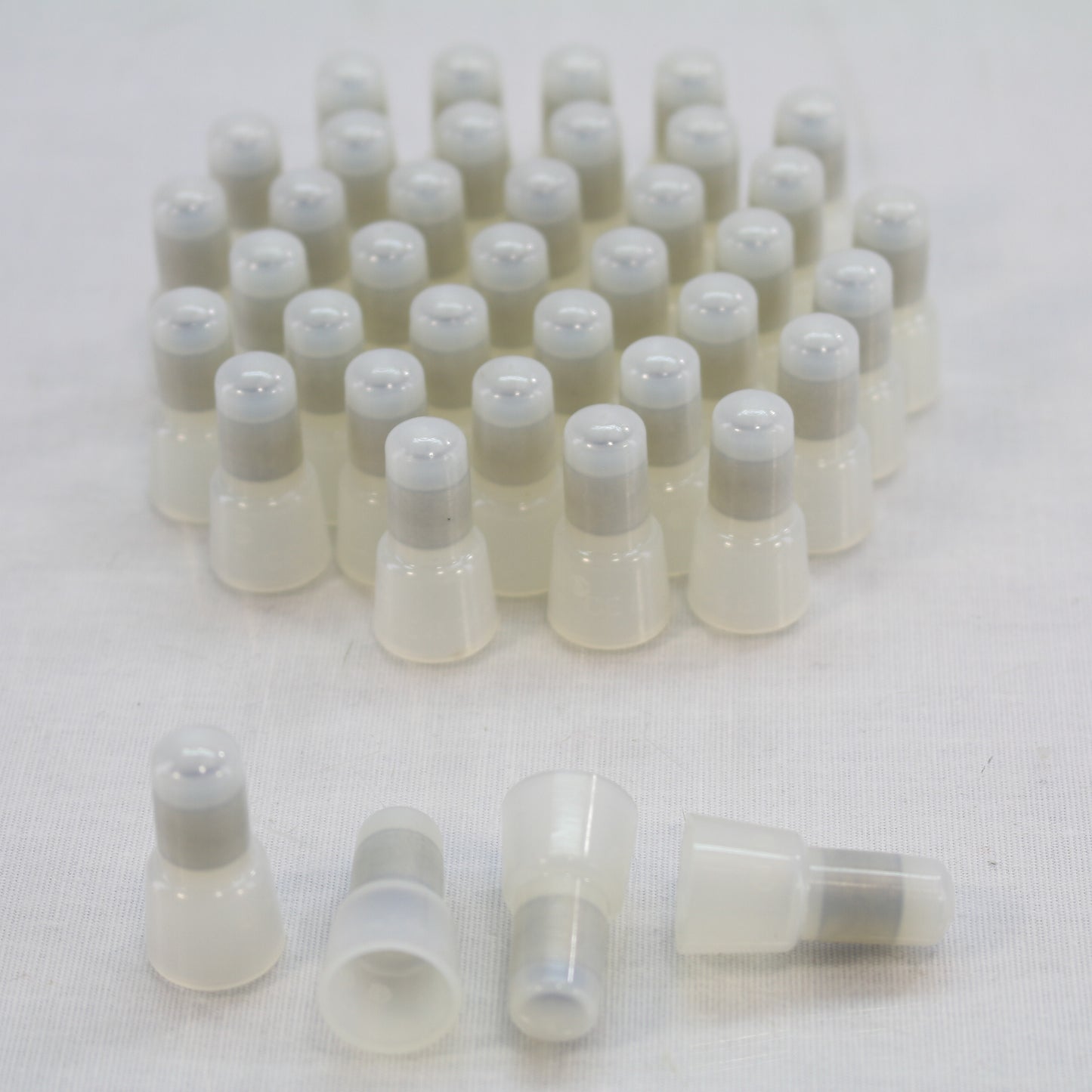 40 NSI White Easy-Twist Closed End Connectors Nylon 16-10 AWG 600V 105 C C8-N
