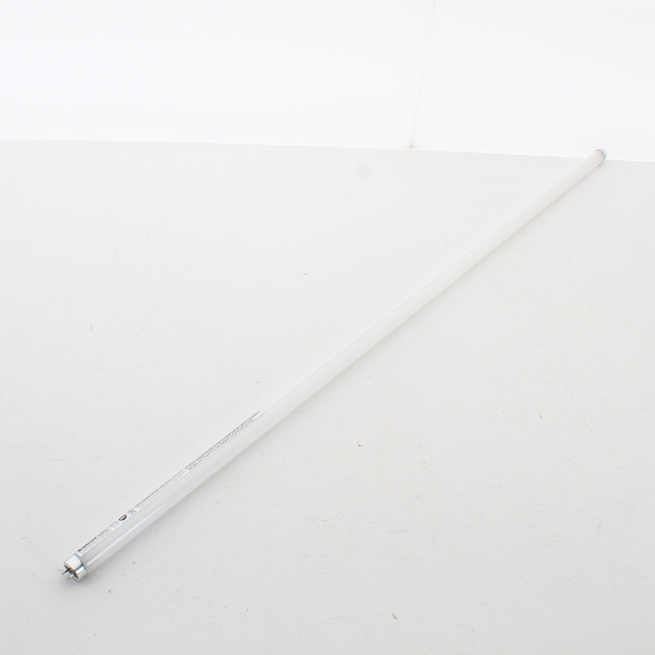 24-Pack Satco S29976 LED T8 15W Medium BiPin 3500K 2100 Lumens Ballast DepEndent