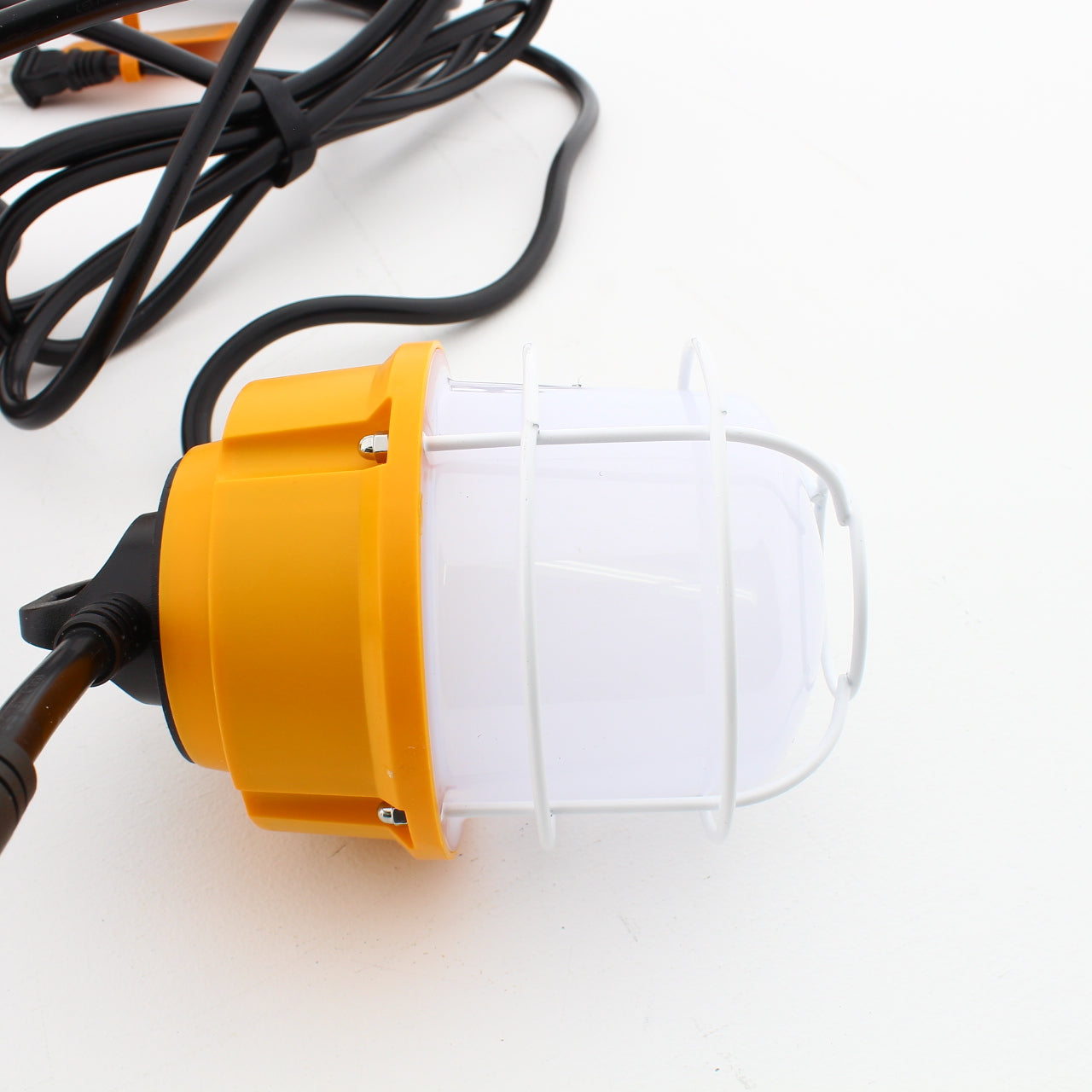 Satco S8976 100 W LED String Light 5000K 5 Interconnected Lamps cord and plug