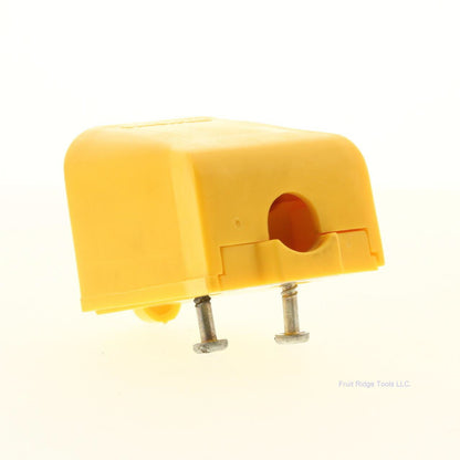 Sylvania Yellow 2-Piece Dead Front Grounding Connector w/ Cord Clamp 2P3W 20A