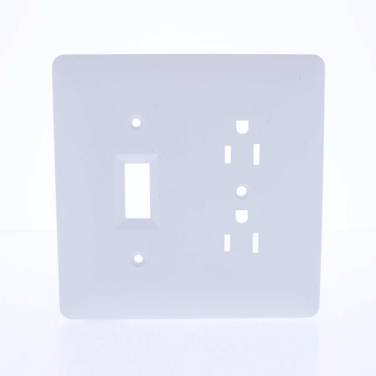 TayMac 2400W Masque White 2-Gang Paintable Decorator Outlet Toggle Switch Cover